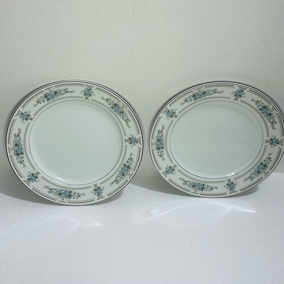Elington Qty2 10.5” Fine China Dinner Plates Blue Flowers/Gray Leaves on Border - Picture 1 of 8